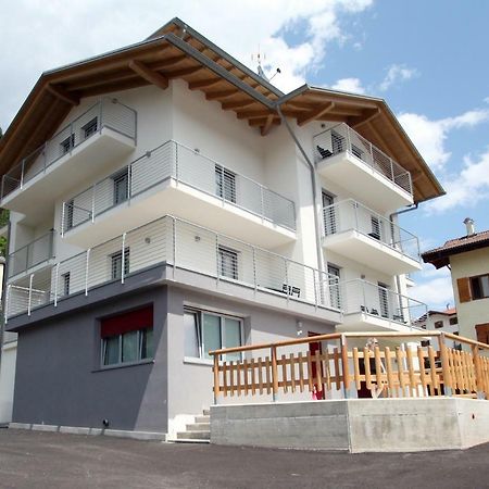 Casa Ai Stabli Appartement Mezzana  Buitenkant foto