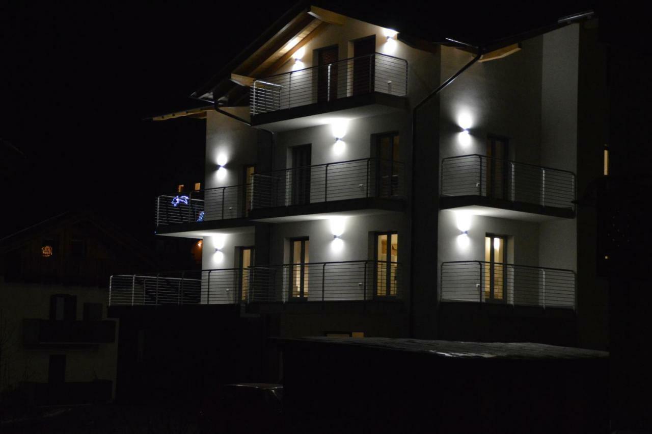 Casa Ai Stabli Appartement Mezzana  Buitenkant foto