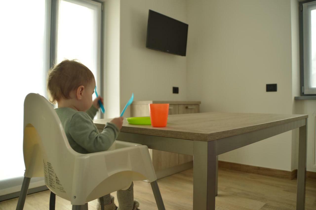 Casa Ai Stabli Appartement Mezzana  Buitenkant foto