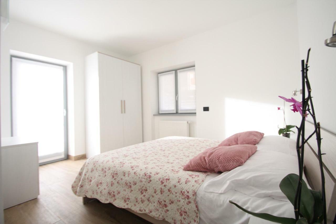 Casa Ai Stabli Appartement Mezzana  Buitenkant foto