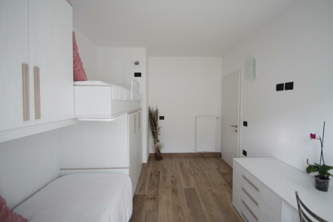 Casa Ai Stabli Appartement Mezzana  Buitenkant foto