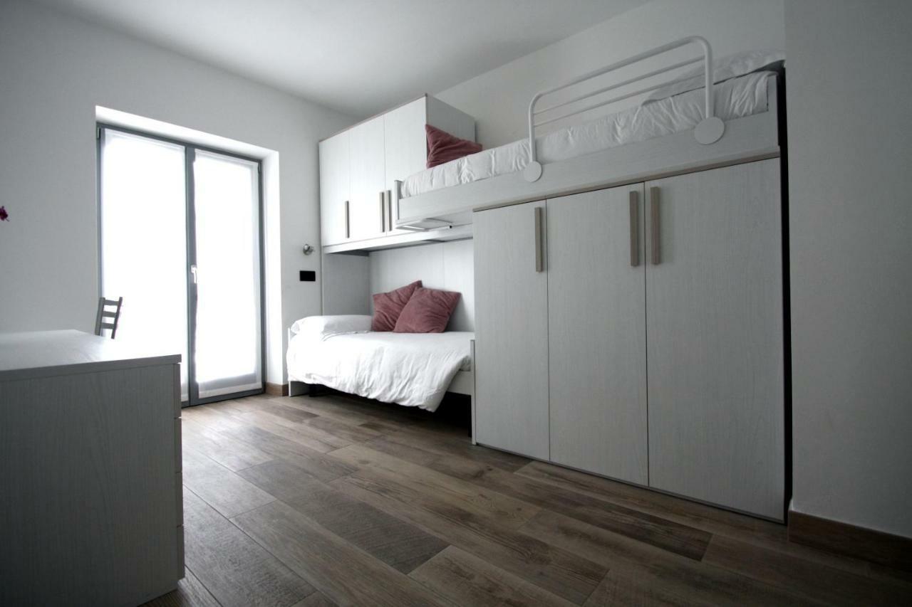 Casa Ai Stabli Appartement Mezzana  Buitenkant foto