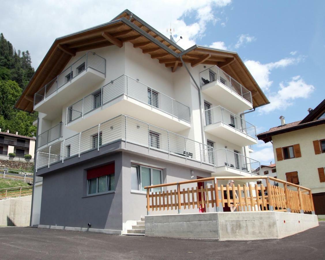 Casa Ai Stabli Appartement Mezzana  Buitenkant foto