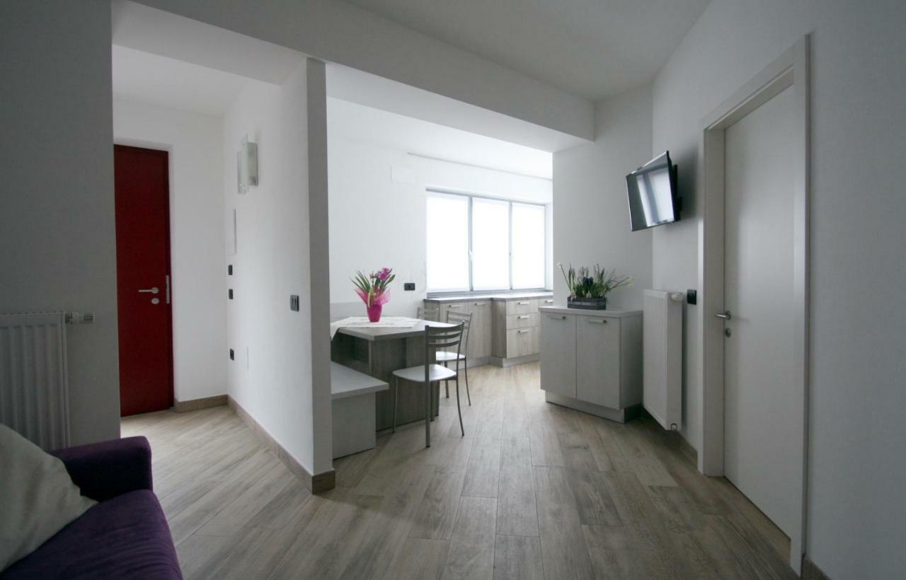 Casa Ai Stabli Appartement Mezzana  Buitenkant foto